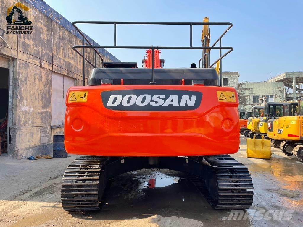 Doosan DX 300 LCA 履带挖掘机