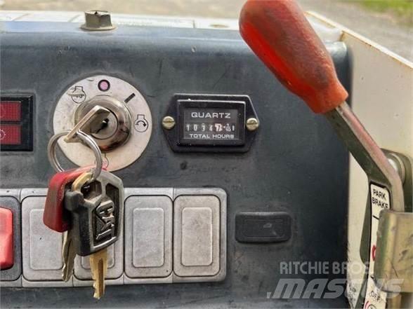 Bobcat MT55 滑移装载机