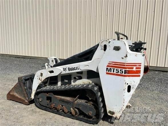 Bobcat MT55 滑移装载机