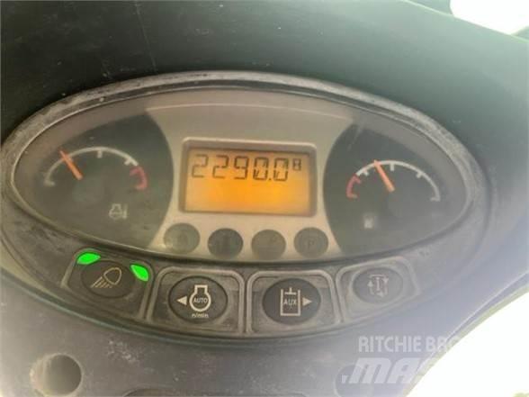 Bobcat S510 滑移装载机