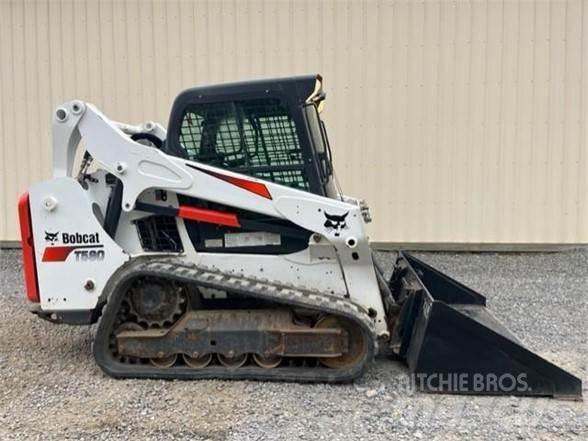 Bobcat T590 滑移装载机