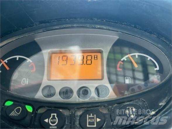 Bobcat T590 滑移装载机