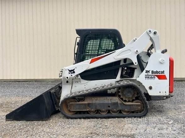 Bobcat T590 滑移装载机