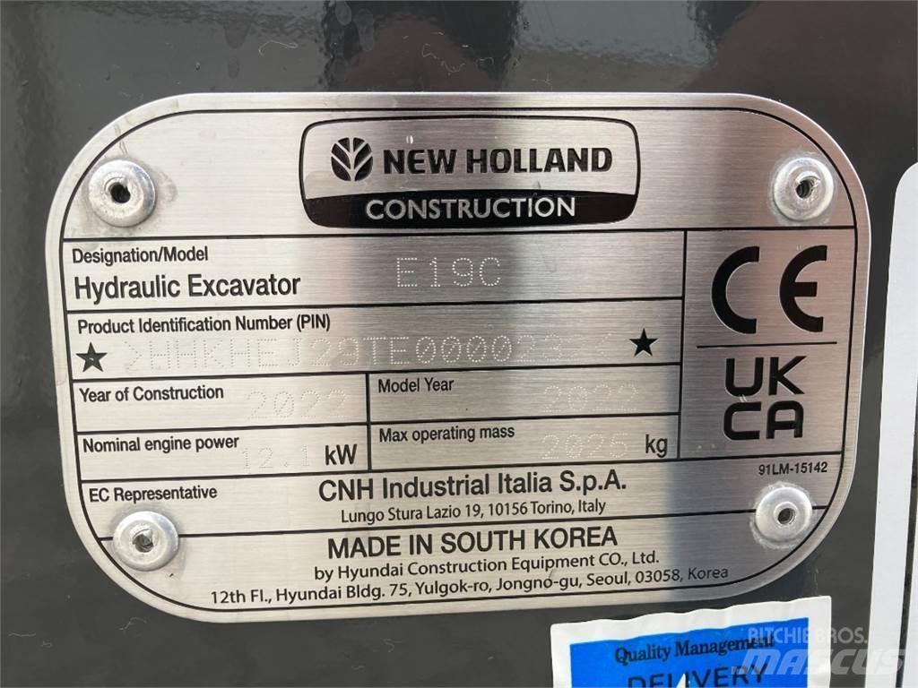 New Holland E 19C 小型挖掘机