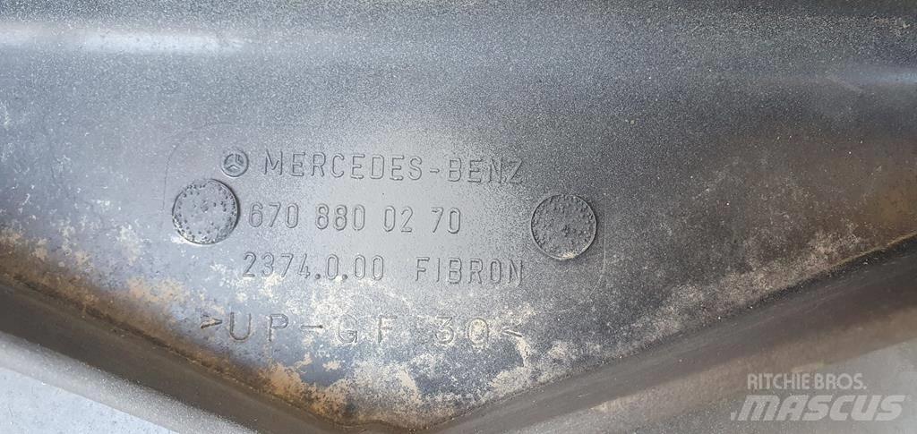 Mercedes-Benz Vario 驾驶室与内部
