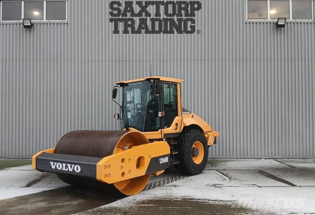 Volvo SD160 B, Vält 胶轮压路机