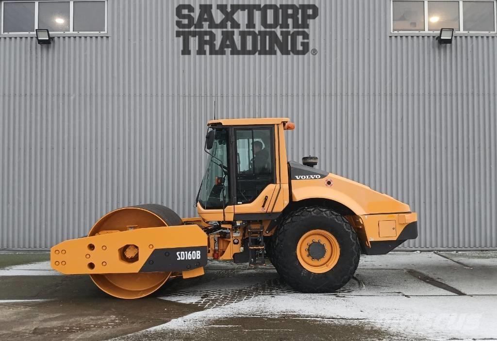 Volvo SD160 B, Vält 胶轮压路机