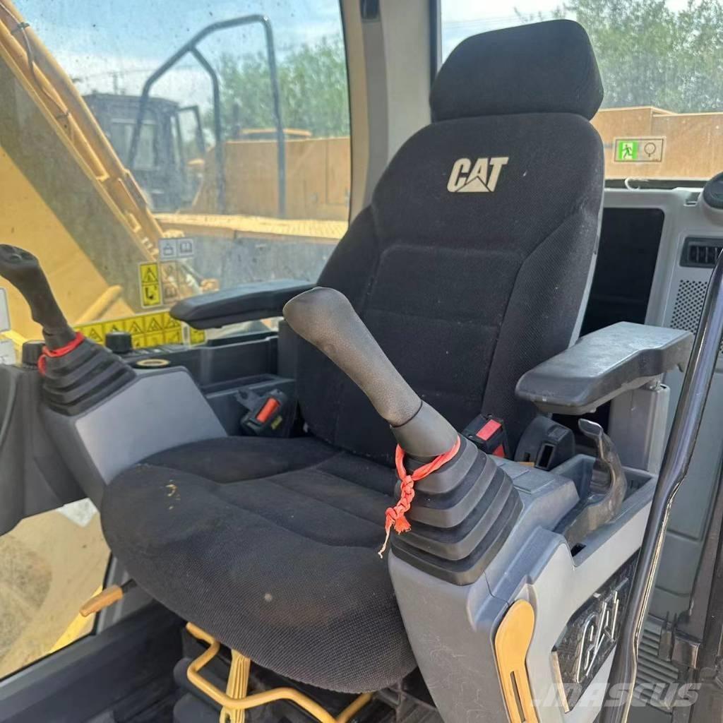 CAT 330 履带挖掘机