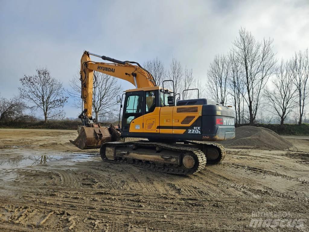 Hyundai HX 220 L 履带挖掘机