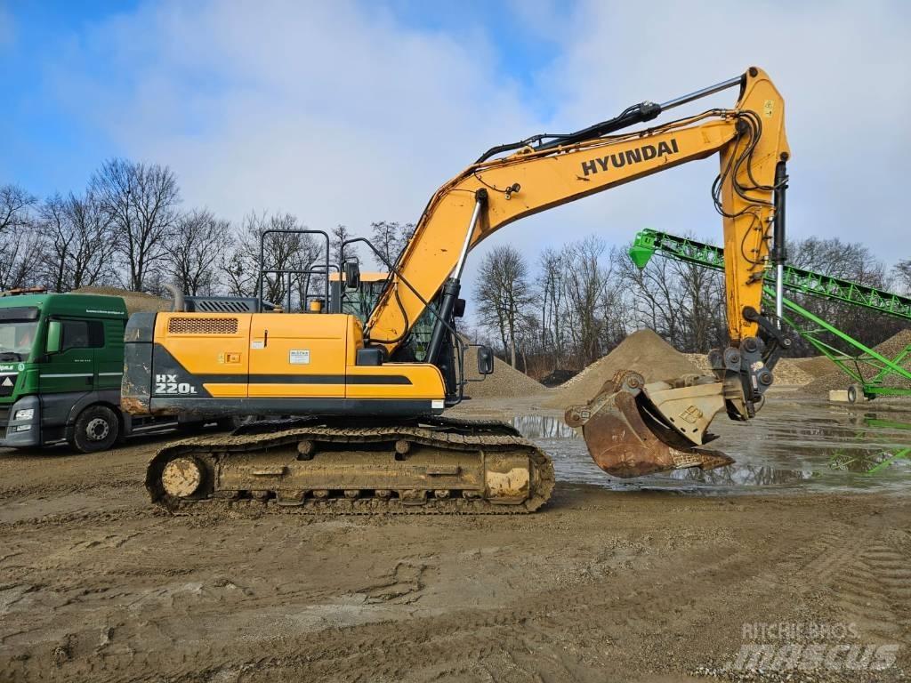 Hyundai HX 220 L 履带挖掘机