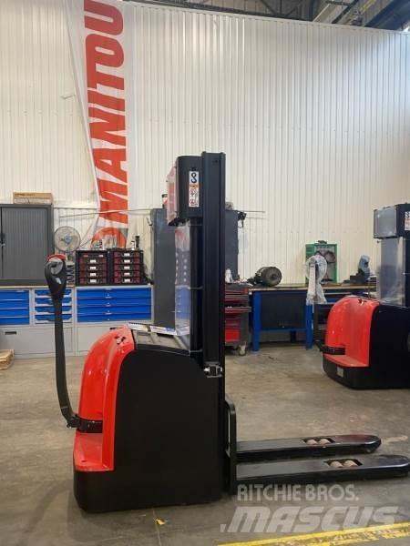 Manitou CDD12 AC1 行走式堆垛机