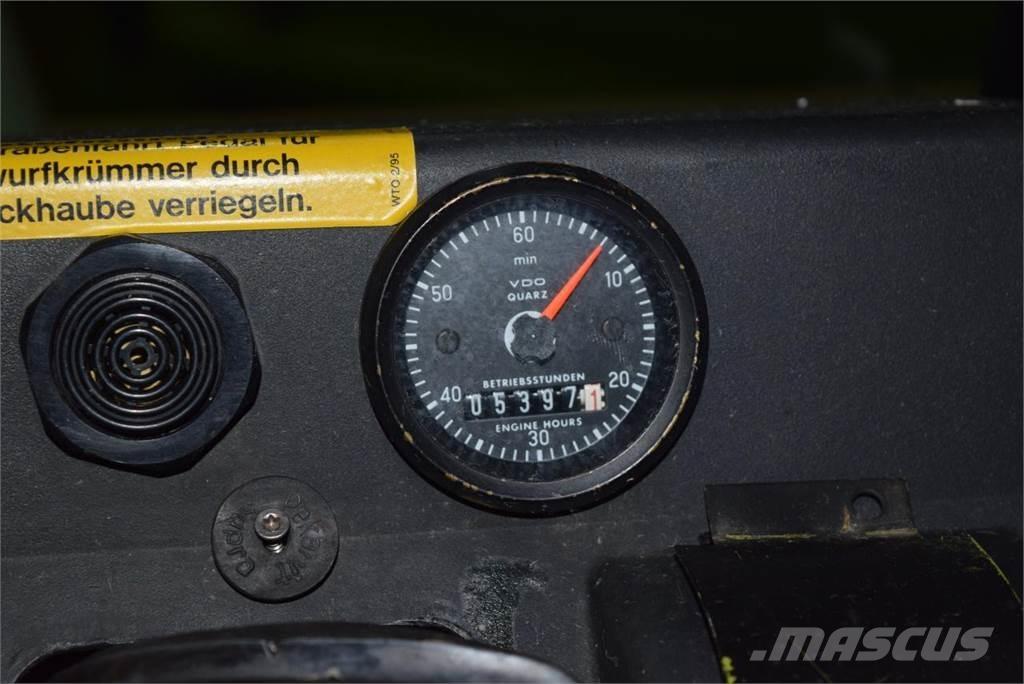 CLAAS Jaguar 820 自走式青贮饲料收割机
