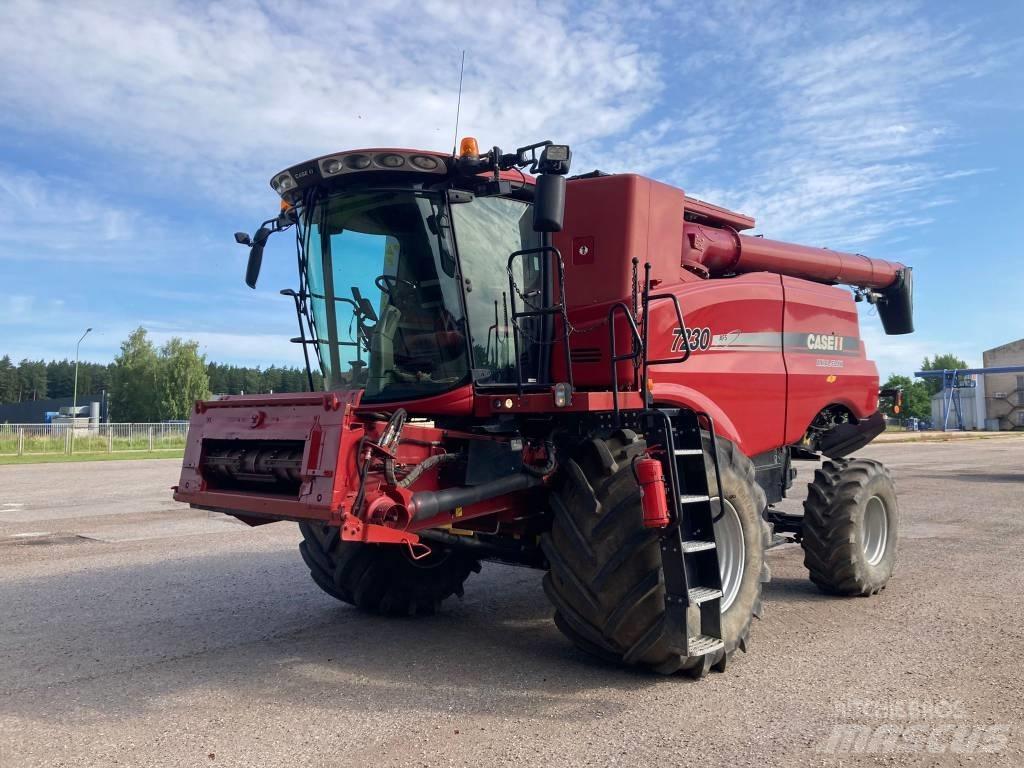 Case IH 7230 联合收割机