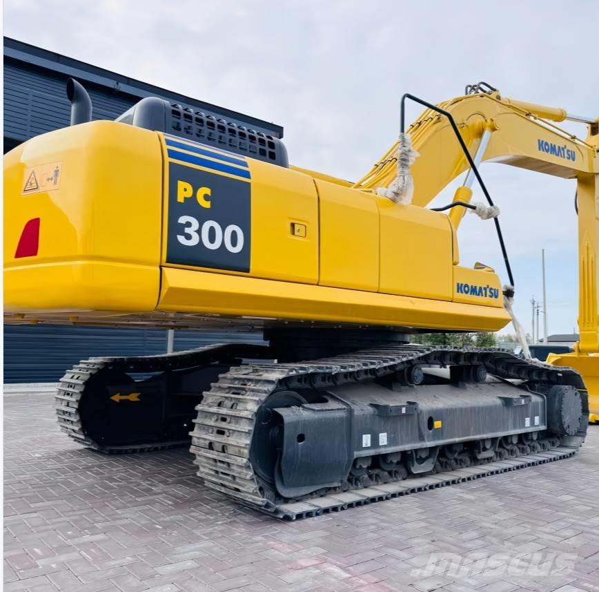 Komatsu 300 履带挖掘机