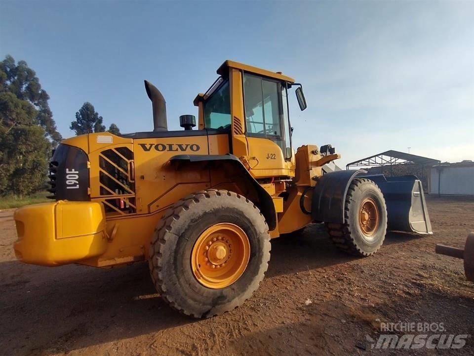 Volvo L90F 轮式装载机