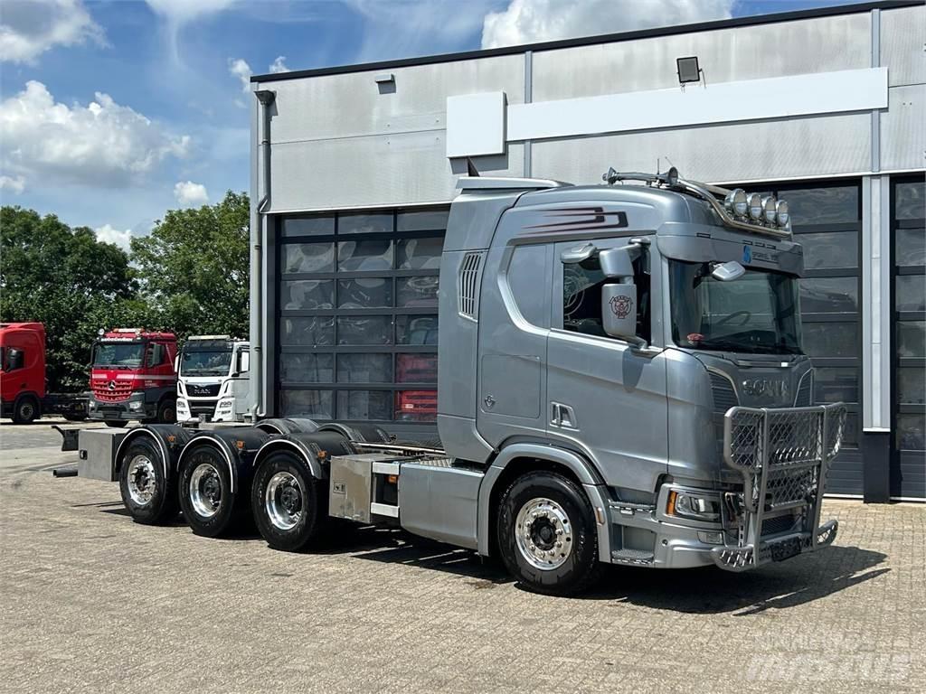 Scania R650 8x4 平板车