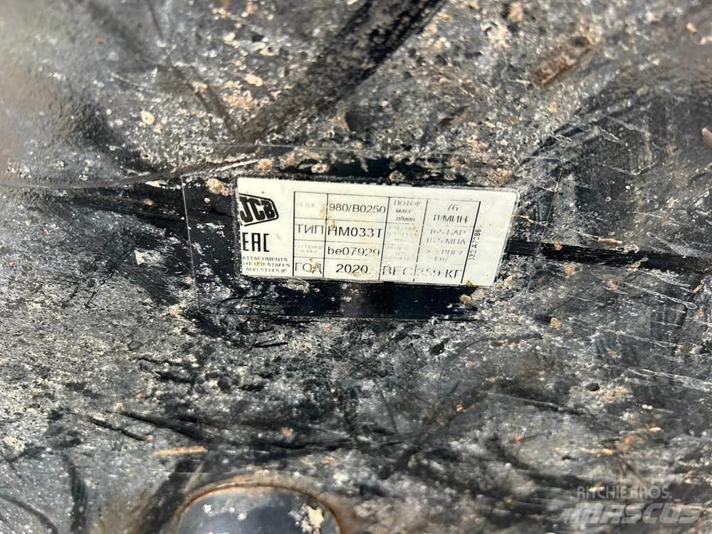 JCB HM033T 反铲装载机
