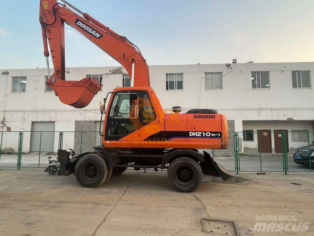 Doosan DH210W-7 轮式挖掘机