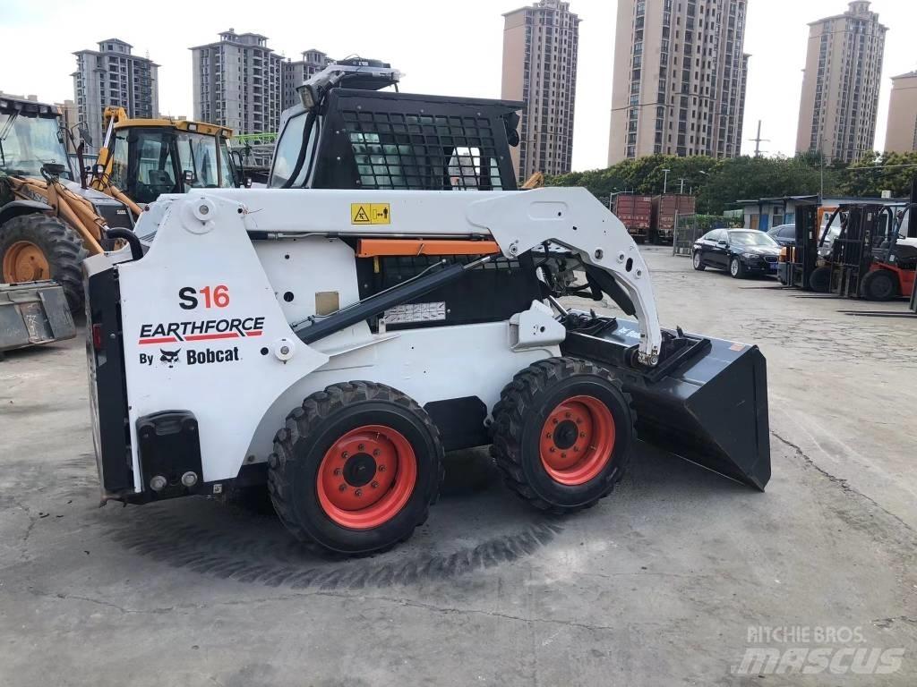 Bobcat S 16 滑移装载机