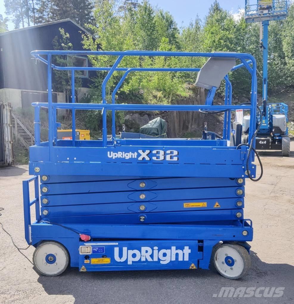 UpRight X32N 剪叉式升降机