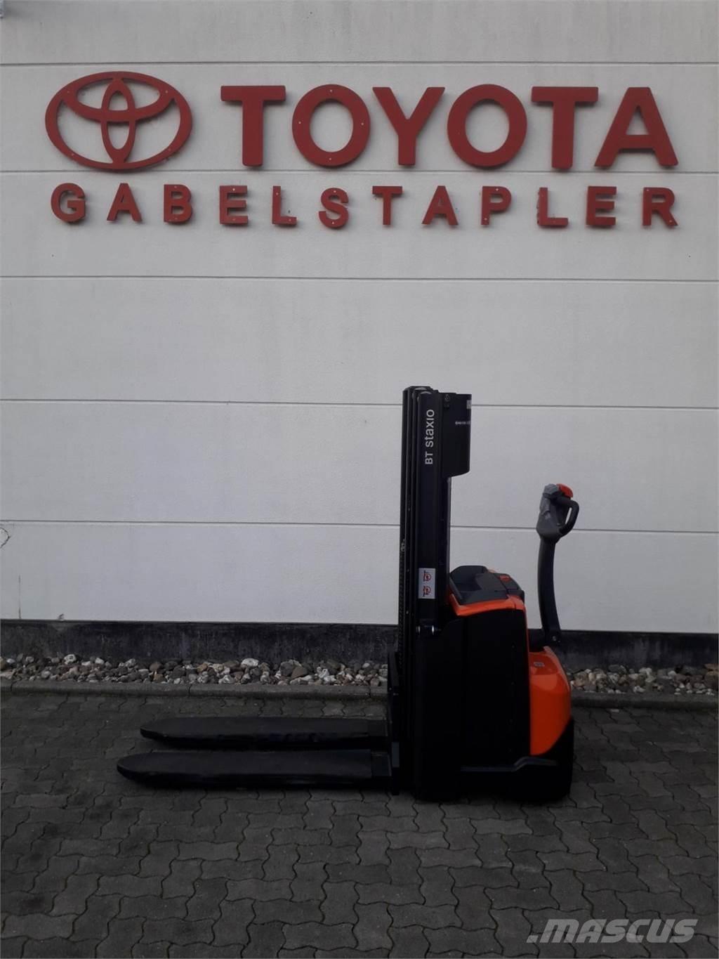 Toyota SWE120 行走式堆垛机