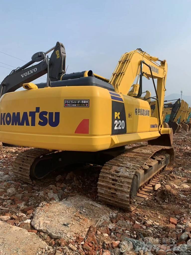 Komatsu PC 220-8 中型挖掘机