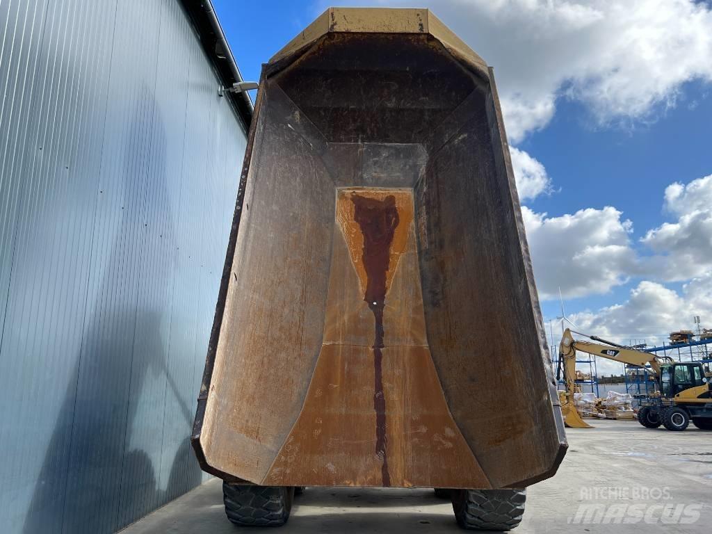 CAT 735B 铰接式自卸车