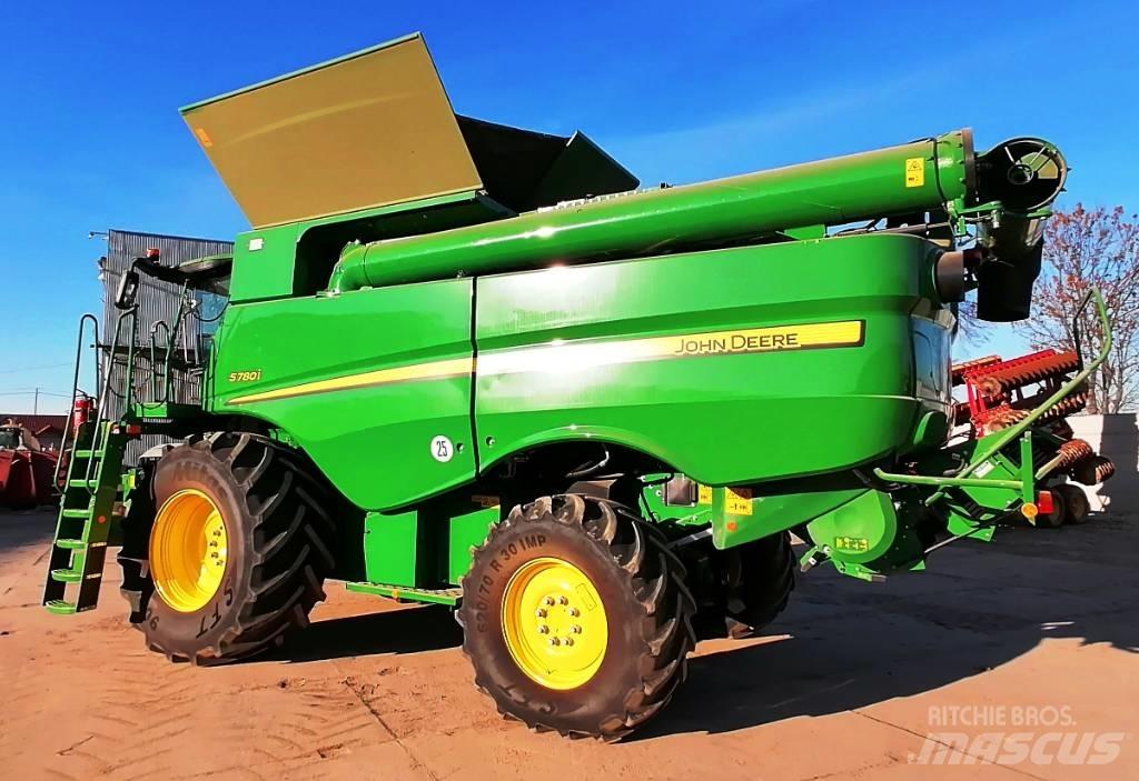 John Deere S780i 联合收割机