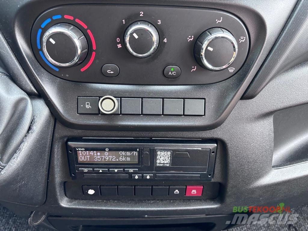 Iveco UNVI Compa 长途公共汽车