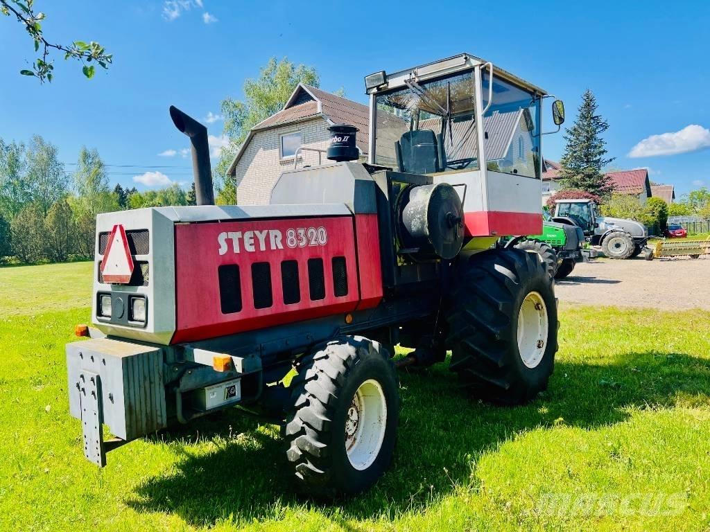 Steyr 8320 青饲料收获机