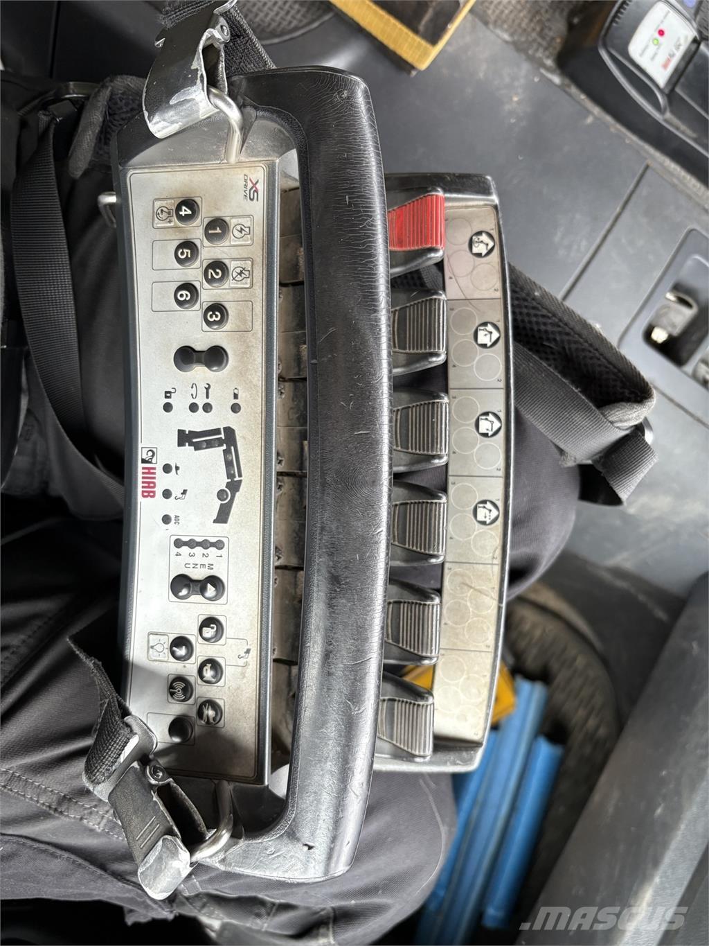 Scania P360 6x2*4 起重车