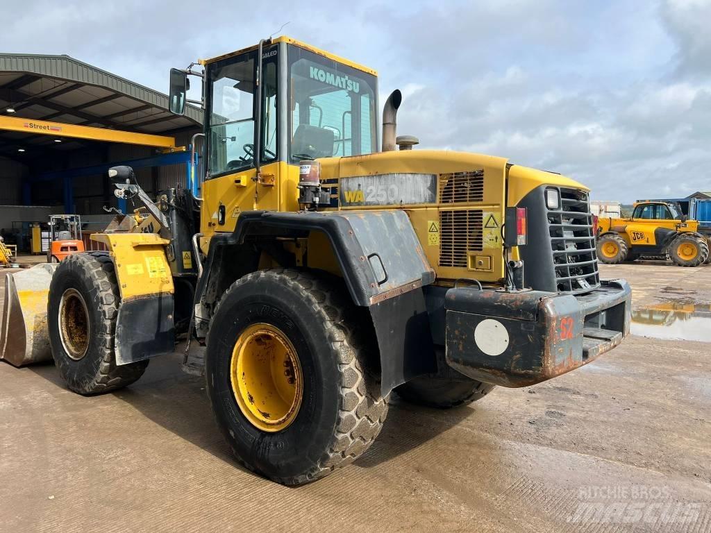 Komatsu WA 250-5H 轮式装载机