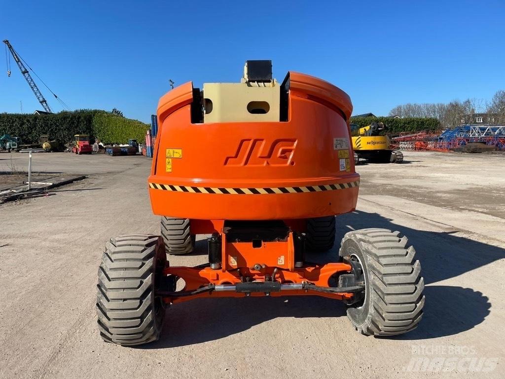 JLG 520 AJ 曲臂高空工作平台