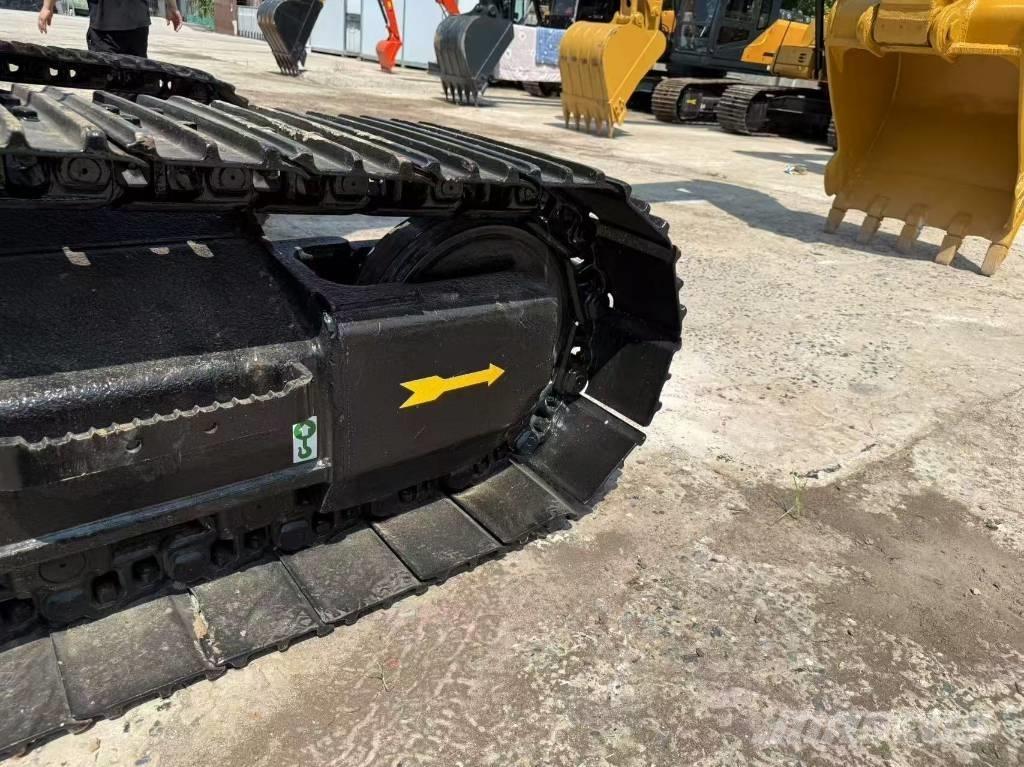 CAT 320D 履带挖掘机