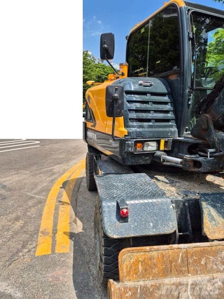 Hyundai 65A 轮式挖掘机