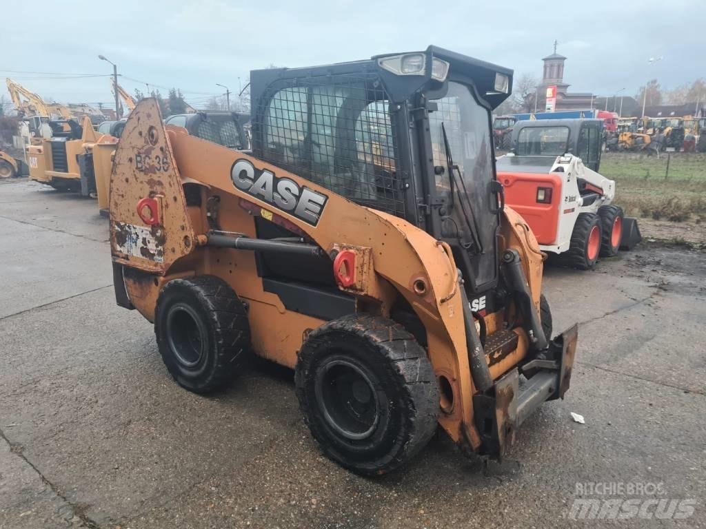 CASE SR 250 滑移装载机