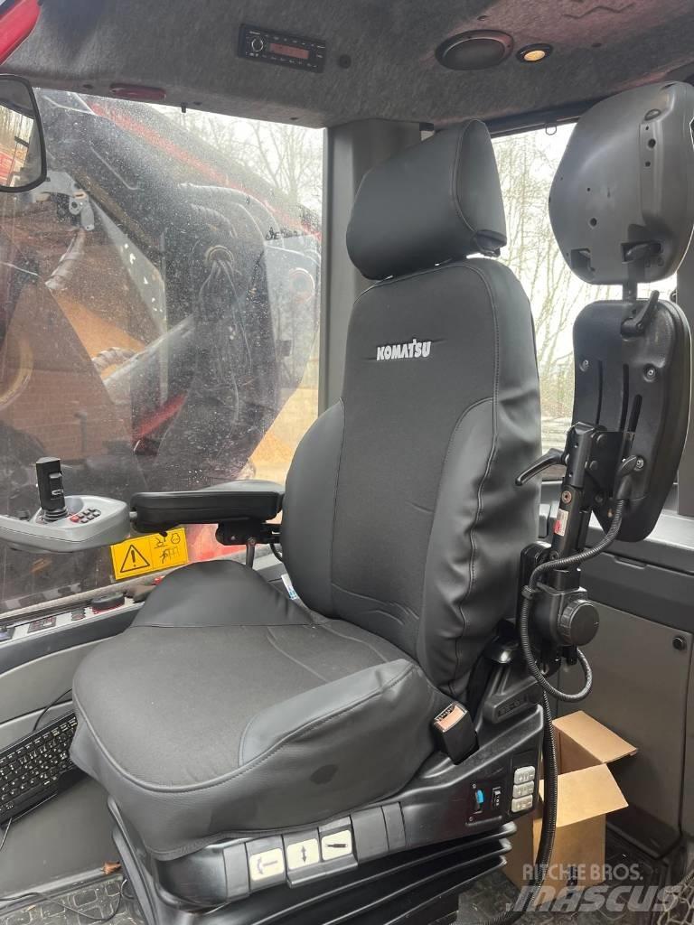 Komatsu 931 XC 收割机
