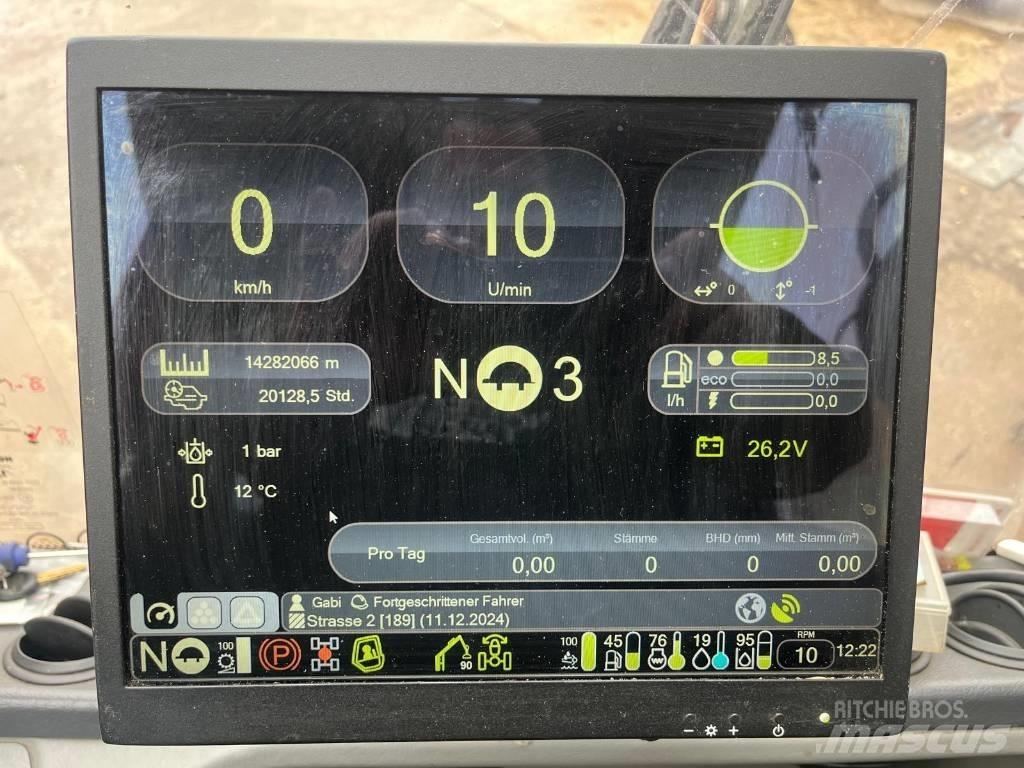 Komatsu 931 XC 收割机