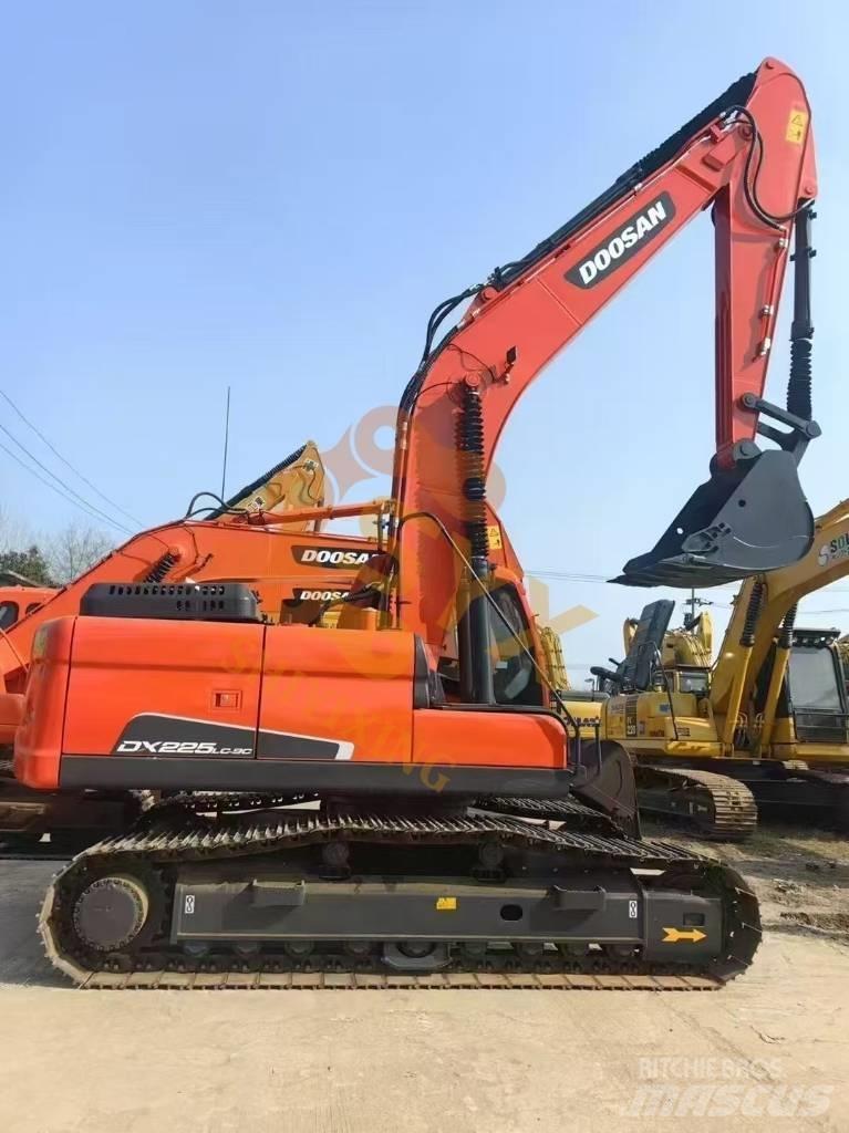 Doosan DX 225 LC 履带挖掘机