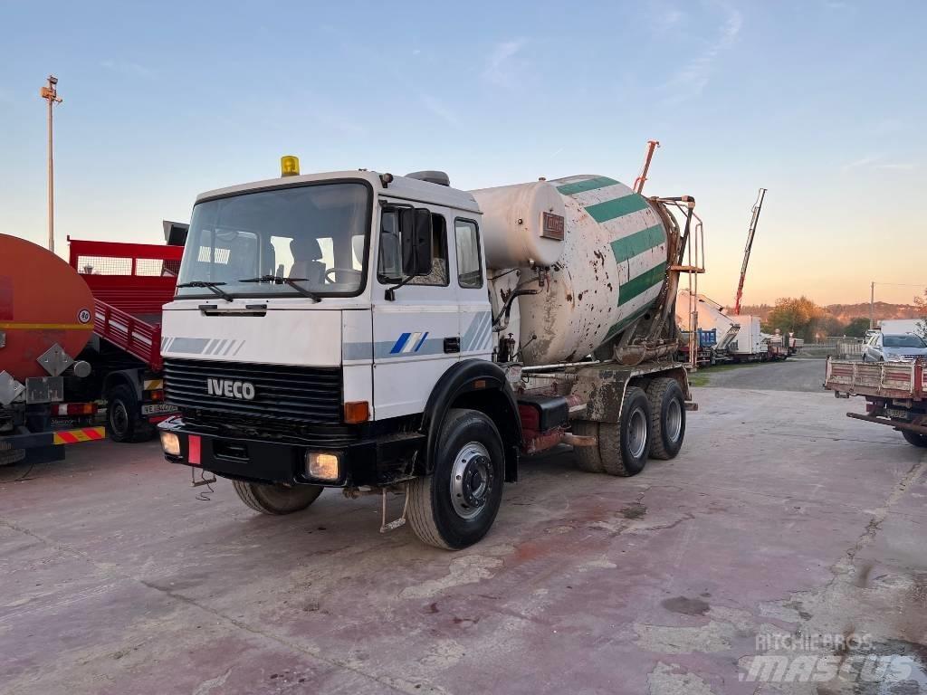 Iveco 330-30 混凝土搅拌车
