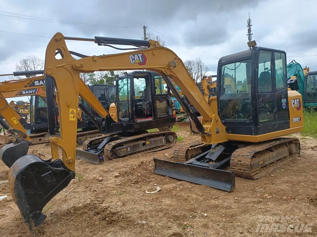 CAT 306E2 小型挖掘机