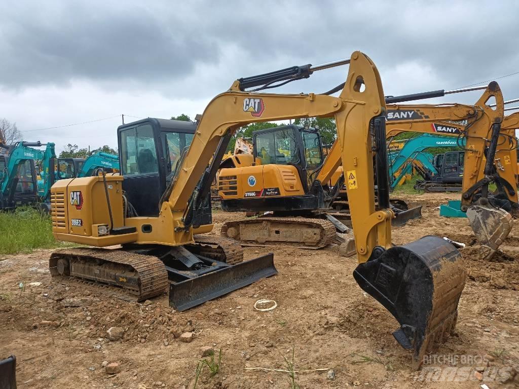 CAT 306E2 小型挖掘机