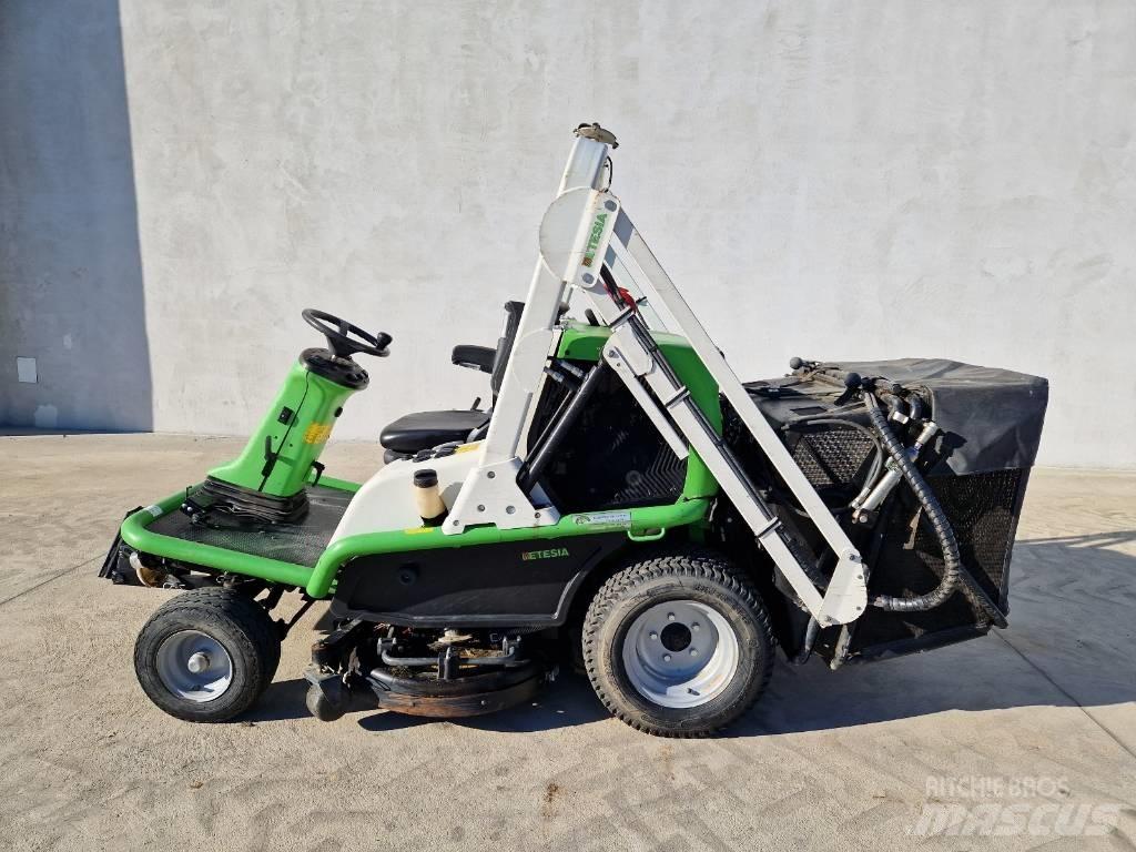 Etesia 124D 装载牵引式割草机