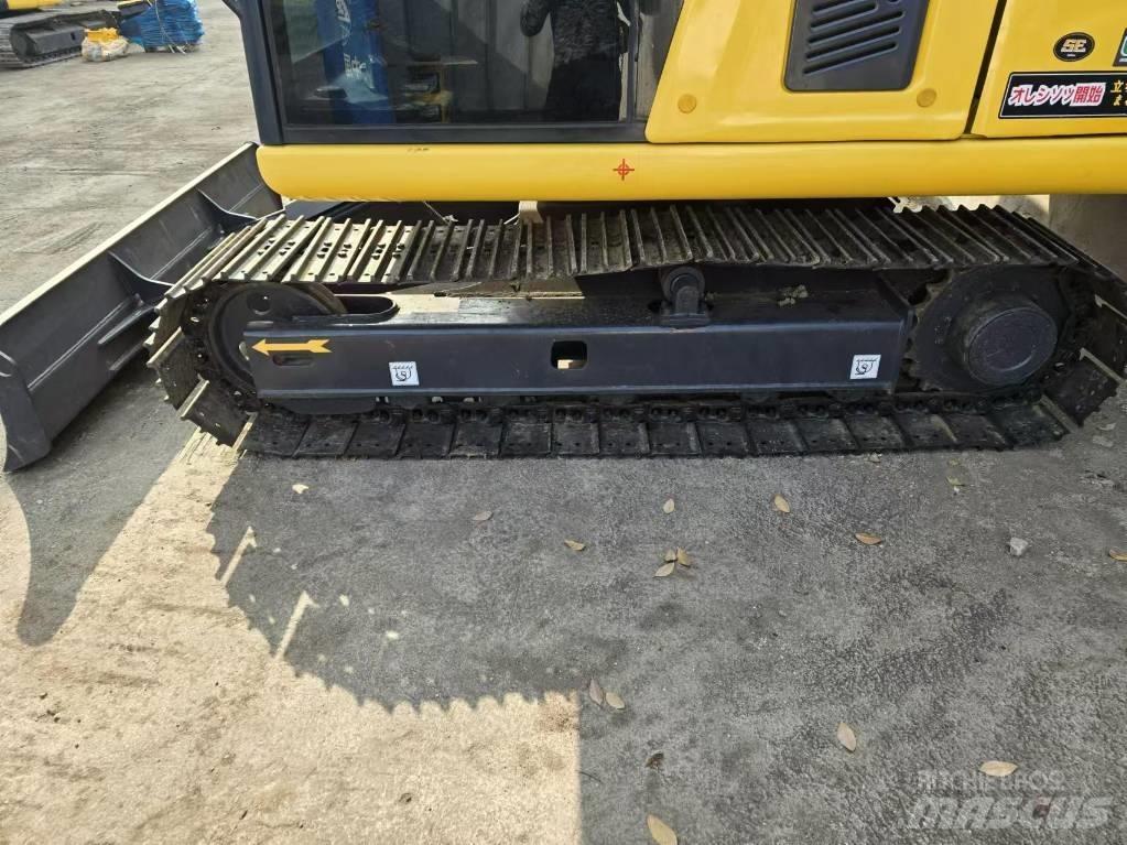 Komatsu PC 70 小型挖掘机