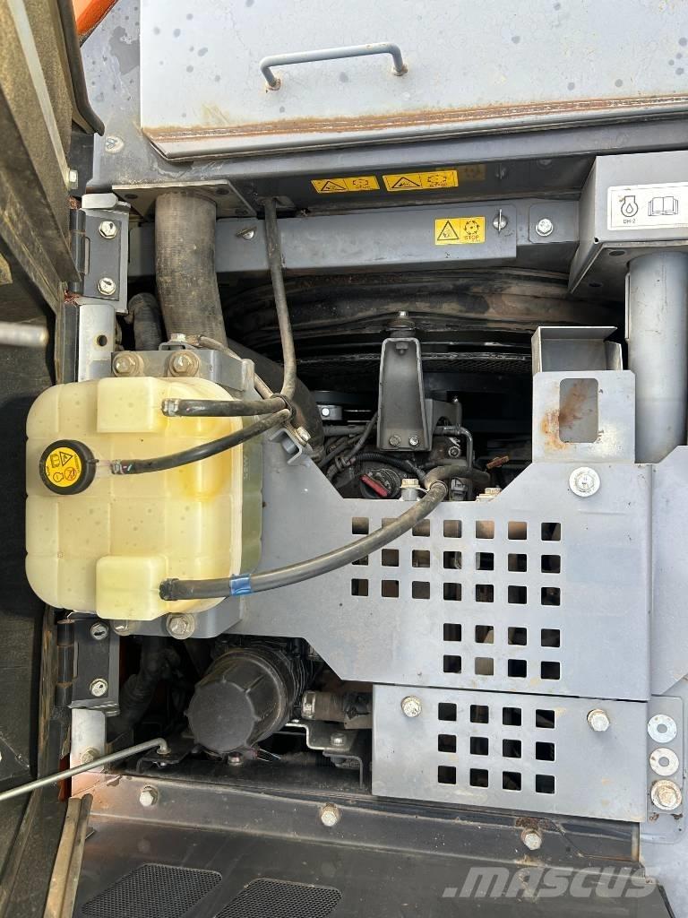 Hitachi ZX 135 US-6 履带挖掘机