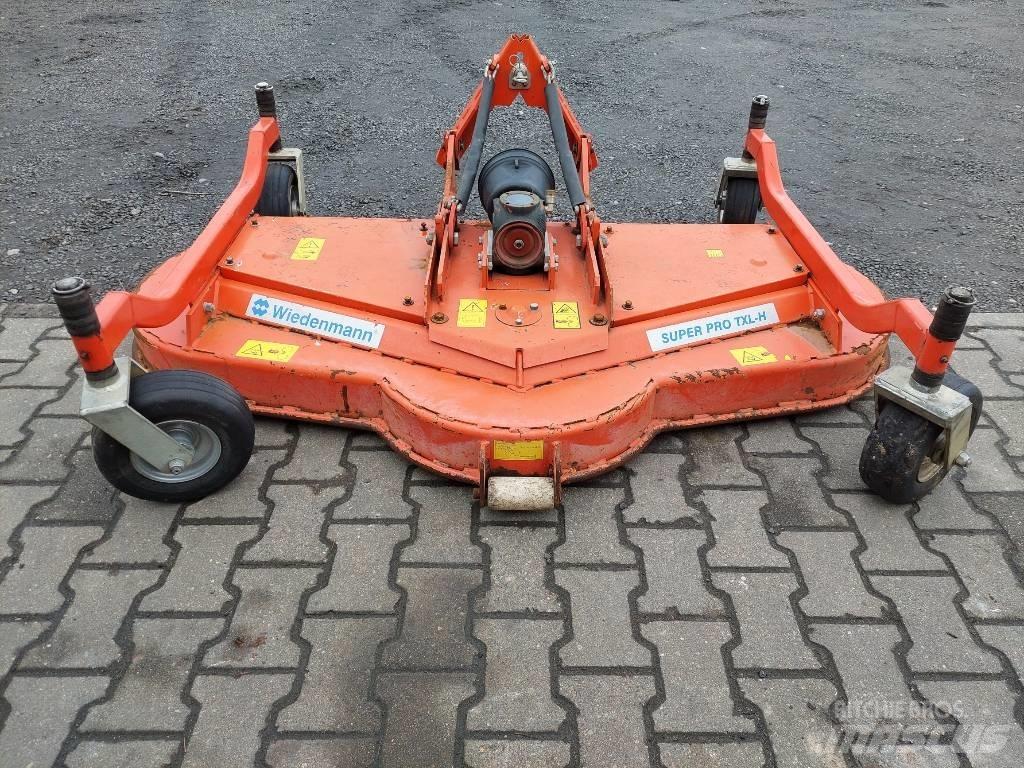 Wiedenmann RMR 180H 装载牵引式割草机