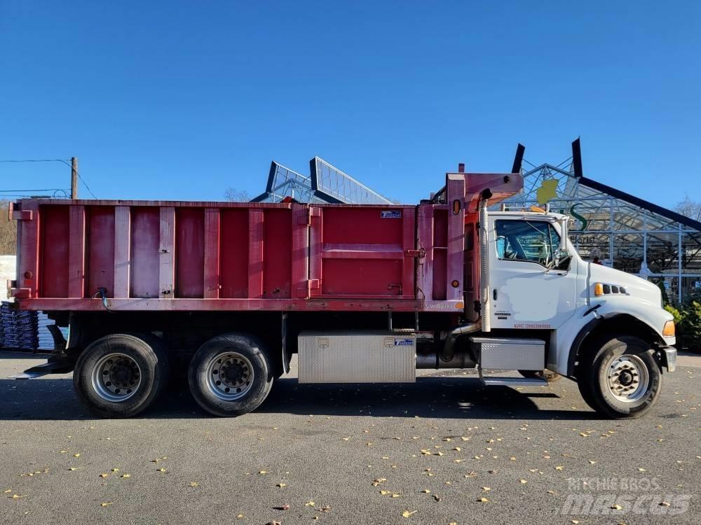 Sterling Acterra 自卸式货车