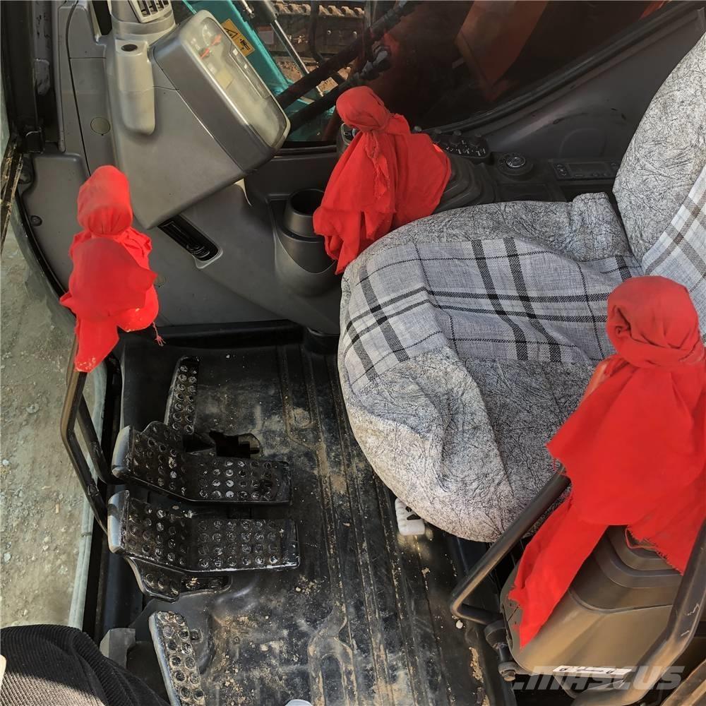 Hitachi ZX70-5A 中型挖掘机