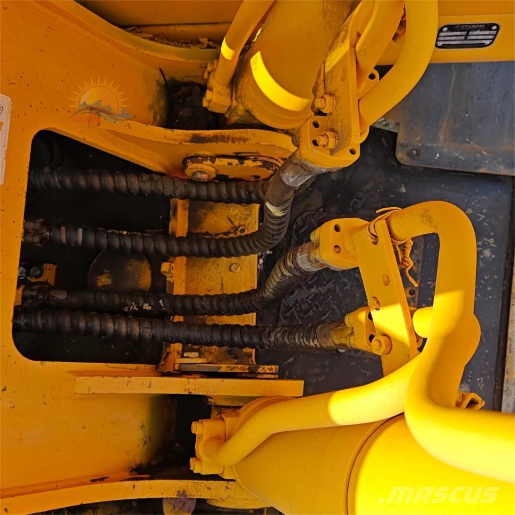 Hyundai Robex 210W-7 轮式挖掘机
