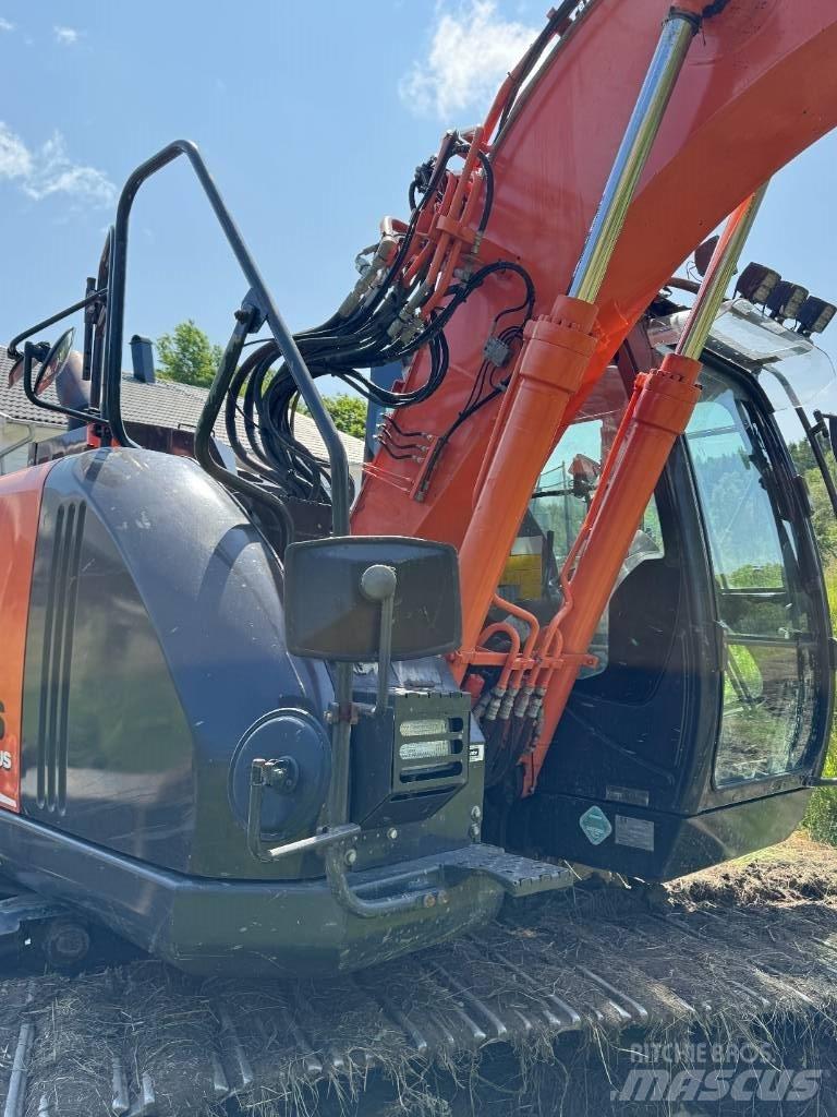 Hitachi ZX135USBL-6 履带挖掘机